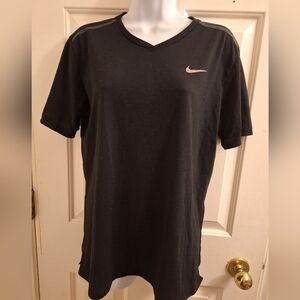 Nike dry fit tee shirt M